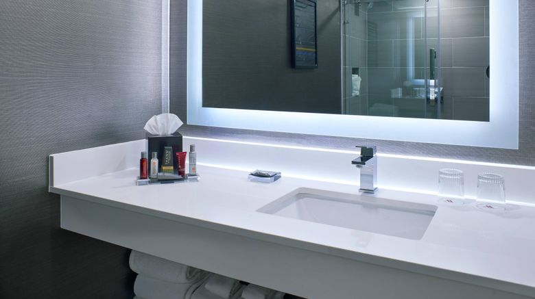 <b>Marriott Melville Long Island Room</b>. Images powered by <a href="https://www.leonardoworldwide.com/" title="Leonardo Worldwide" target="_blank">Leonardo</a>.