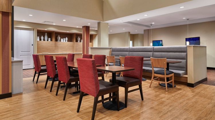TownePlace Suites Fort McMurray Restaurant