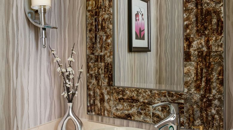 <b>The Woodlands Waterway Marriott Hotel Suite</b>. Images powered by <a href="https://www.leonardoworldwide.com/" title="Leonardo Worldwide" target="_blank">Leonardo</a>.