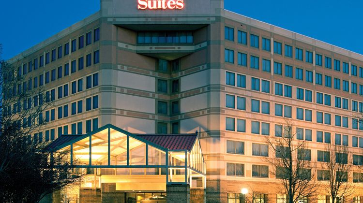 Sheraton Suites Philadelphia Airport Exterior
