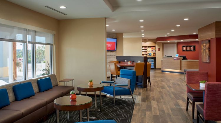 TownePlace Suites Richmond Lobby