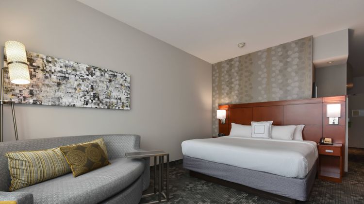 Courtyard Charlotte Concord Room