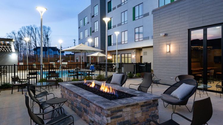 Courtyard Charlotte Steele Creek Exterior