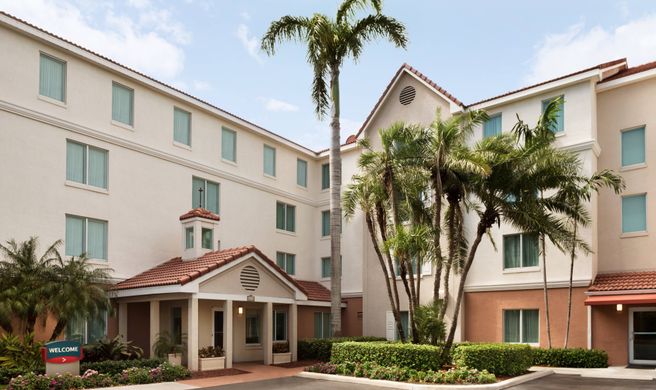TownePlace Suites Boca Raton Exterior