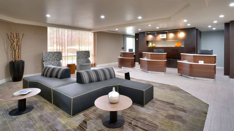 Courtyard Charlotte Airport LoSo Lobby