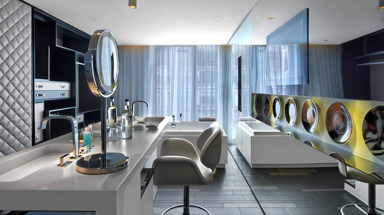 W London - Leicester Square Room
