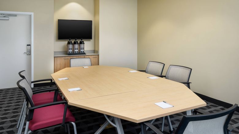 <b>TownePlace Suites Leesburg Meeting</b>. Images powered by <a href="https://www.leonardoworldwide.com/" title="Leonardo Worldwide" target="_blank">Leonardo</a>.