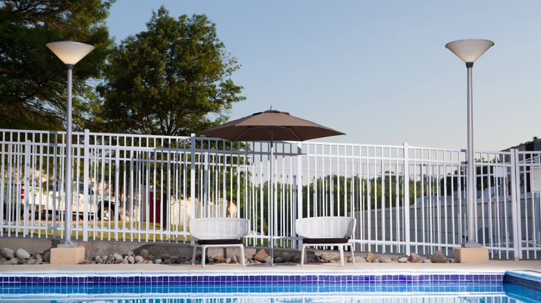 <b>Sheraton Pittsburgh Airport Hotel Pool</b>. Images powered by <a href="https://www.leonardoworldwide.com/" title="Leonardo Worldwide" target="_blank">Leonardo</a>.