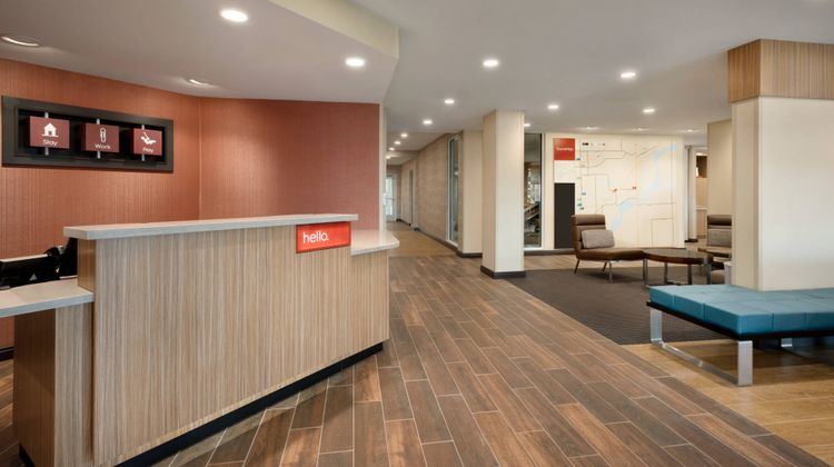 TownePlace Suites by Marriott Minooka Lobby
