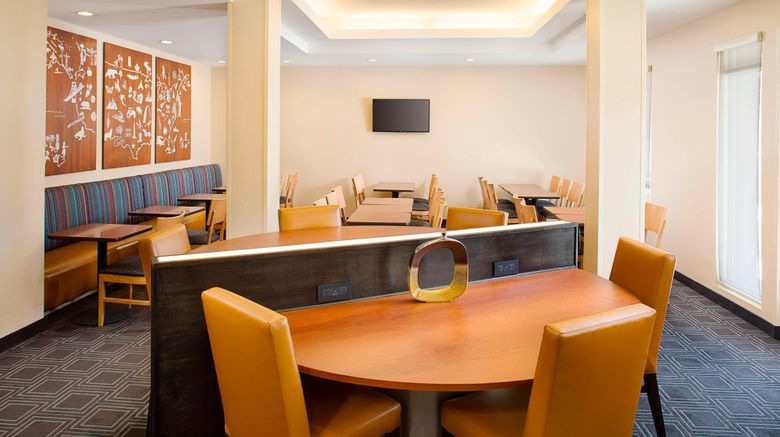 <b>TownePlace Suites Phoenix Goodyear Restaurant</b>. Images powered by <a href="https://www.leonardoworldwide.com/" title="Leonardo Worldwide" target="_blank">Leonardo</a>.