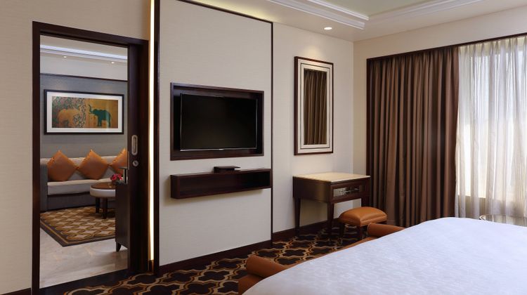 Sheraton Grand Pune Bund Garden Hotel Suite