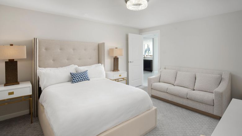 <b>Karol St Petersburg-A Tribute Portfolio Suite</b>. Images powered by <a href="https://www.leonardoworldwide.com/" title="Leonardo Worldwide" target="_blank">Leonardo</a>.