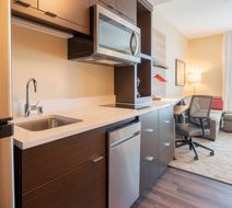 TownePlace Suites Thousand Oaks Room