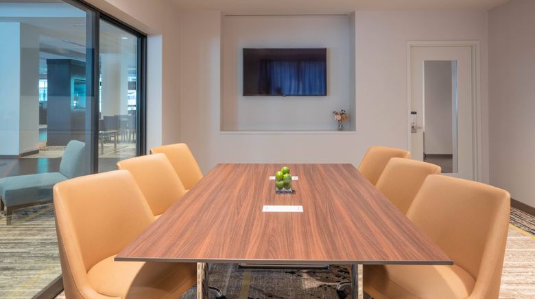 <b>TownePlace Suites Thousand Oaks Meeting</b>. Images powered by <a href="https://www.leonardoworldwide.com/" title="Leonardo Worldwide" target="_blank">Leonardo</a>.