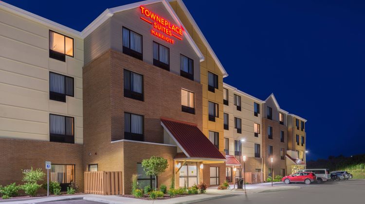 TownePlace Suites New Hartford Exterior