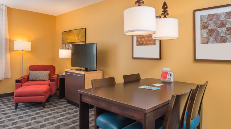 TownePlace Suites New Hartford Room