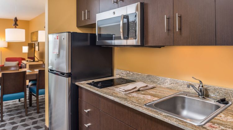 TownePlace Suites New Hartford Room