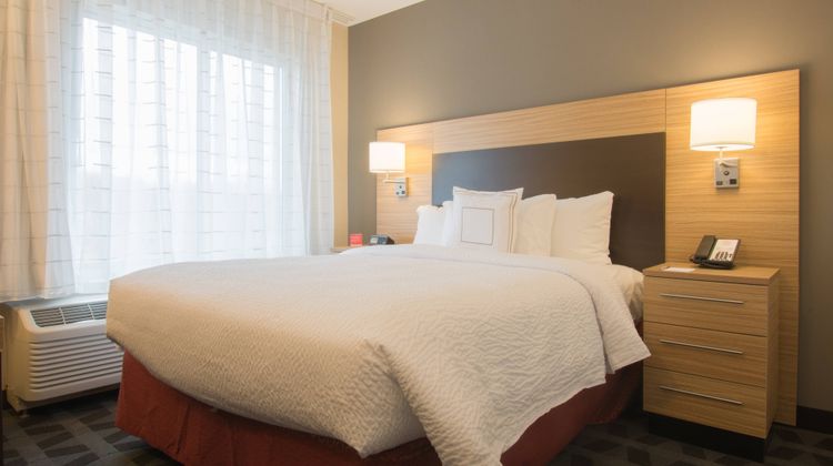 TownePlace Suites Syracuse Clay Room