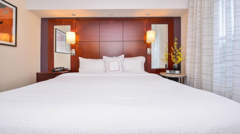 <b>Residence Inn North Conway Room</b>. Images powered by <a href="https://www.leonardoworldwide.com/" title="Leonardo Worldwide" target="_blank">Leonardo</a>.