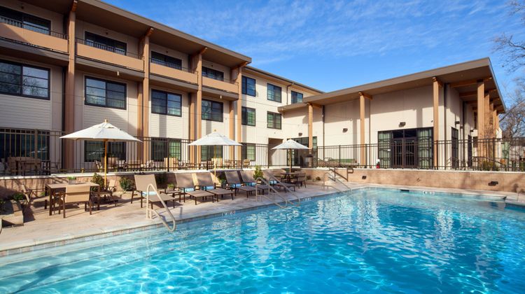 Sheraton Redding Hotel at Sundial Bridge Pool