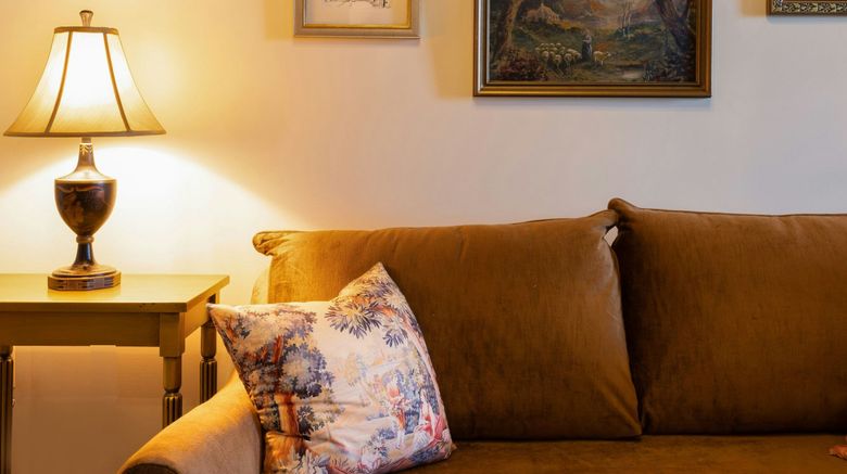 <b>Hotel Cleo, a Tribute Portfolio Hotel Suite</b>. Images powered by <a href="https://www.leonardoworldwide.com/" title="Leonardo Worldwide" target="_blank">Leonardo</a>.