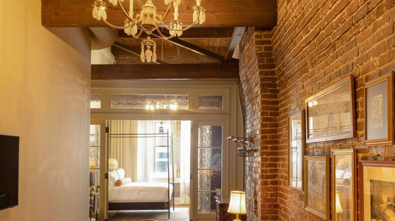 <b>Hotel Cleo, a Tribute Portfolio Hotel Suite</b>. Images powered by <a href="https://www.leonardoworldwide.com/" title="Leonardo Worldwide" target="_blank">Leonardo</a>.