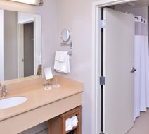 Courtyard Columbus Grove City Room