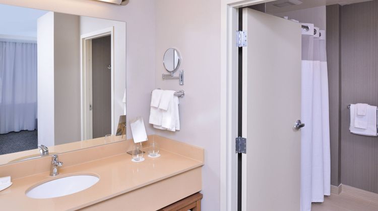 Courtyard Columbus Grove City Room