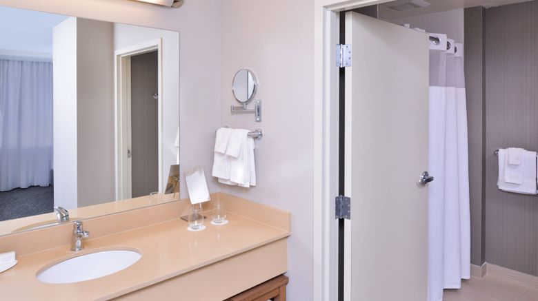 <b>Courtyard Columbus Grove City Room</b>. Images powered by <a href="https://www.leonardoworldwide.com/" title="Leonardo Worldwide" target="_blank">Leonardo</a>.
