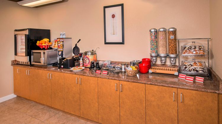 TownePlace Suites by Marriott Clinton Restaurant