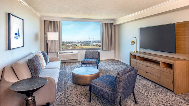 <b>Sheraton Pentagon City Hotel Suite</b>. Images powered by <a href="https://www.leonardoworldwide.com/" title="Leonardo Worldwide" target="_blank">Leonardo</a>.