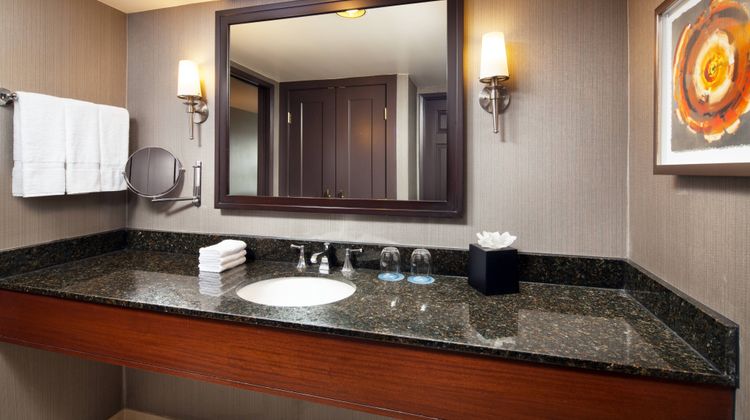 Sheraton Fairplex Hotel & Conference Ctr Room