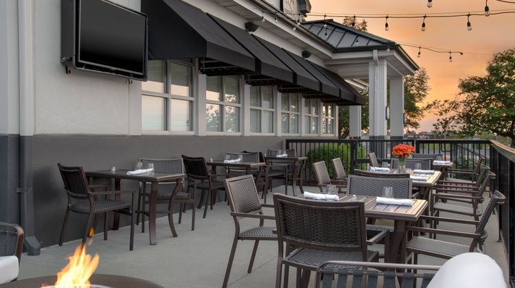 Holiday Inn Hotel & Suites Restaurant