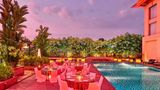 Courtyard by Marriott Kochi Airport Pool