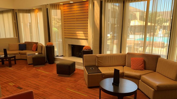 Courtyard by Marriott Columbus Lobby