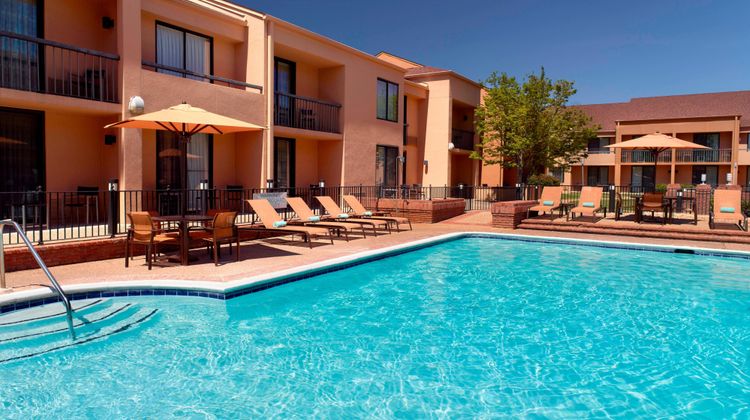 Courtyard by Marriott Columbus Pool