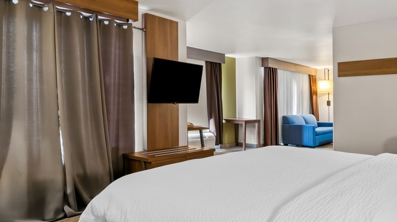 <b>Holiday Inn Express Hotel & Suites Room</b>. Images powered by <a href="https://www.leonardoworldwide.com/" title="Leonardo Worldwide" target="_blank">Leonardo</a>.