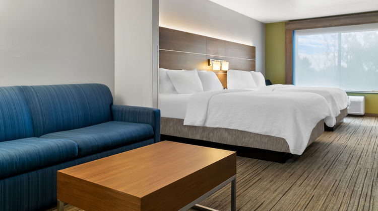 Holiday Inn Express Hotel & Suites Room