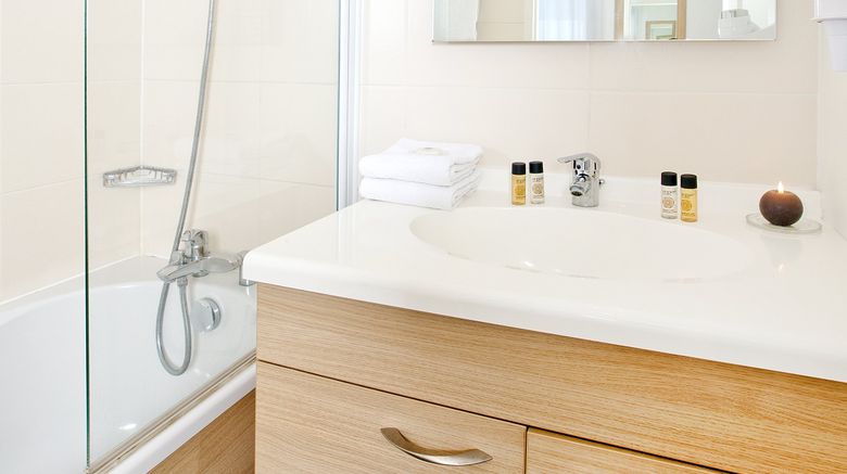 <b>Residhome Gergovia Clermont Room</b>. Images powered by <a href="https://www.leonardoworldwide.com/" title="Leonardo Worldwide" target="_blank">Leonardo</a>.