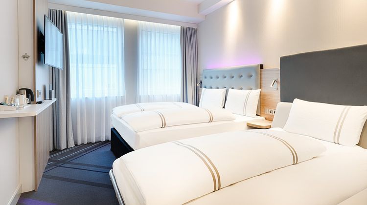 Premier Inn Frankfurt Westend Hotel Room