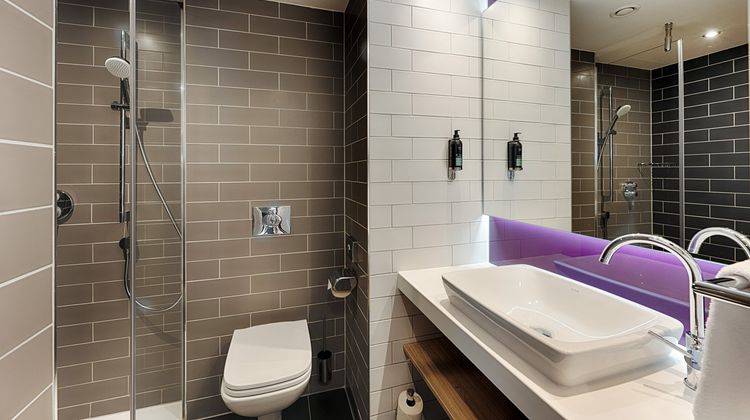 Premier Inn Frankfurt Westend Hotel Room