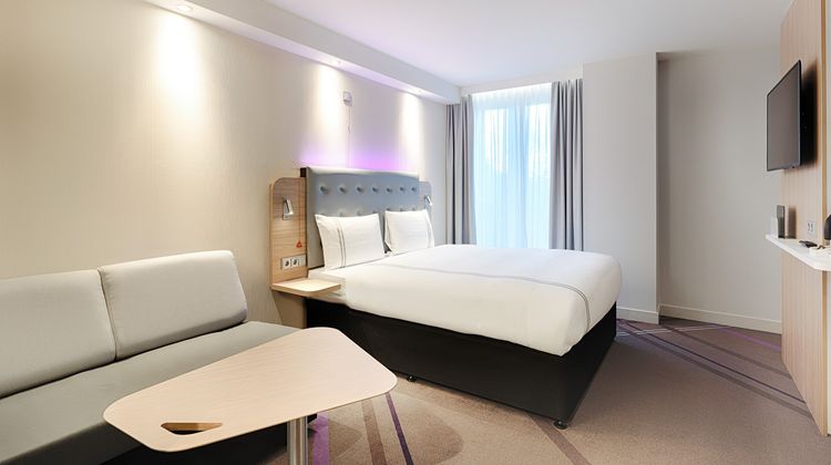 Premier Inn Frankfurt Westend Hotel Room