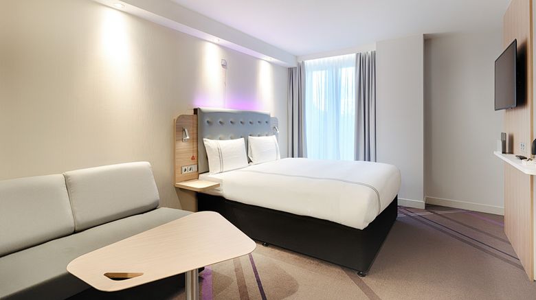 <b>Premier Inn Frankfurt Westend Hotel Room</b>. Images powered by <a href="https://www.leonardoworldwide.com/" title="Leonardo Worldwide" target="_blank">Leonardo</a>.