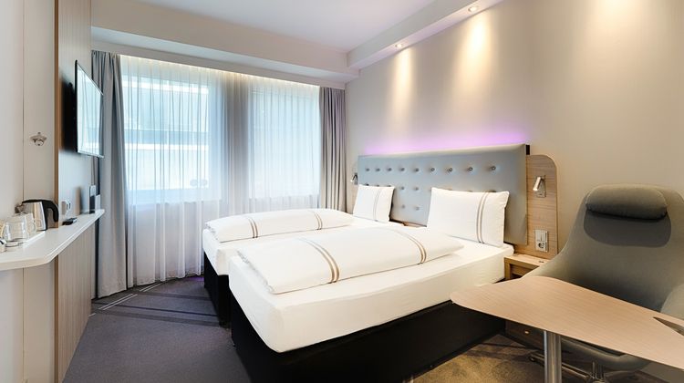 Premier Inn Frankfurt Westend Hotel Room