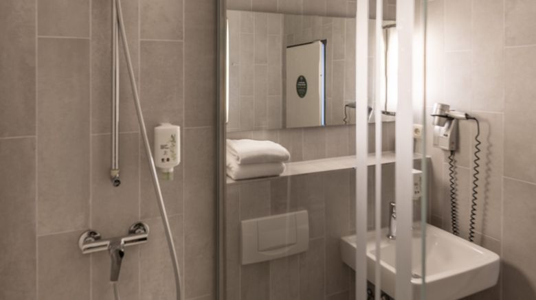 <b>B&B Hotel Aachen City-Ost Room</b>. Images powered by <a href="https://www.leonardoworldwide.com/" title="Leonardo Worldwide" target="_blank">Leonardo</a>.
