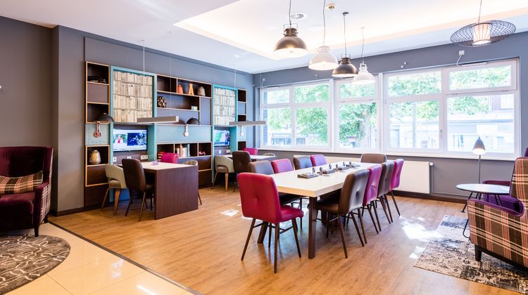 Premier Inn Hamburg City Alster Lobby