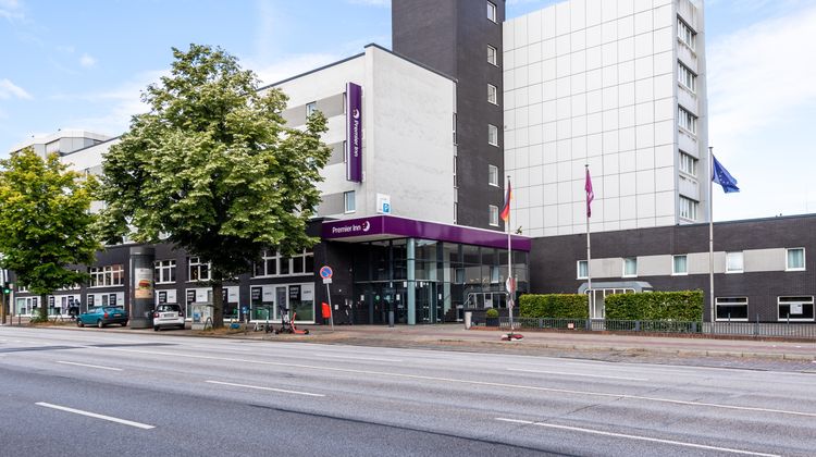 Premier Inn Hamburg City Alster Exterior