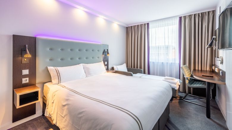 <b>Premier Inn Hamburg City Alster Room</b>. Images powered by <a href="https://www.leonardoworldwide.com/" title="Leonardo Worldwide" target="_blank">Leonardo</a>.