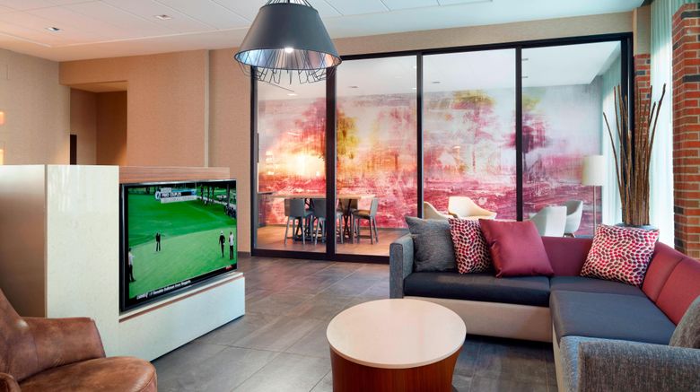 <b>Courtyard LaGrange Lobby</b>. Images powered by <a href="https://www.leonardoworldwide.com/" title="Leonardo Worldwide" target="_blank">Leonardo</a>.
