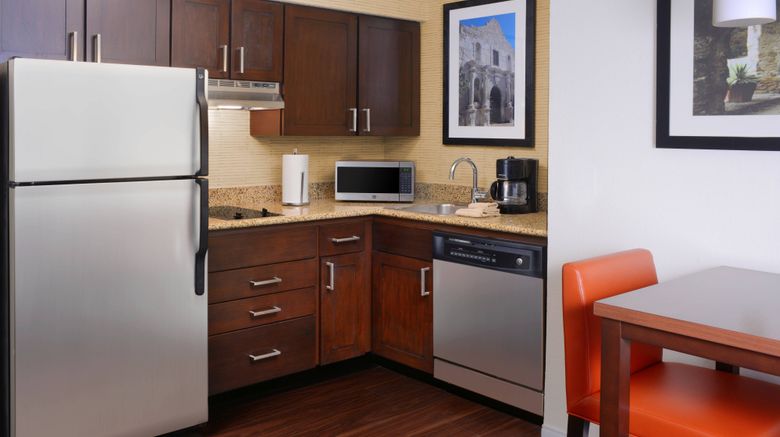 <b>Residence Inn by Marriott Arpt Room</b>. Images powered by <a href="https://www.leonardoworldwide.com/" title="Leonardo Worldwide" target="_blank">Leonardo</a>.